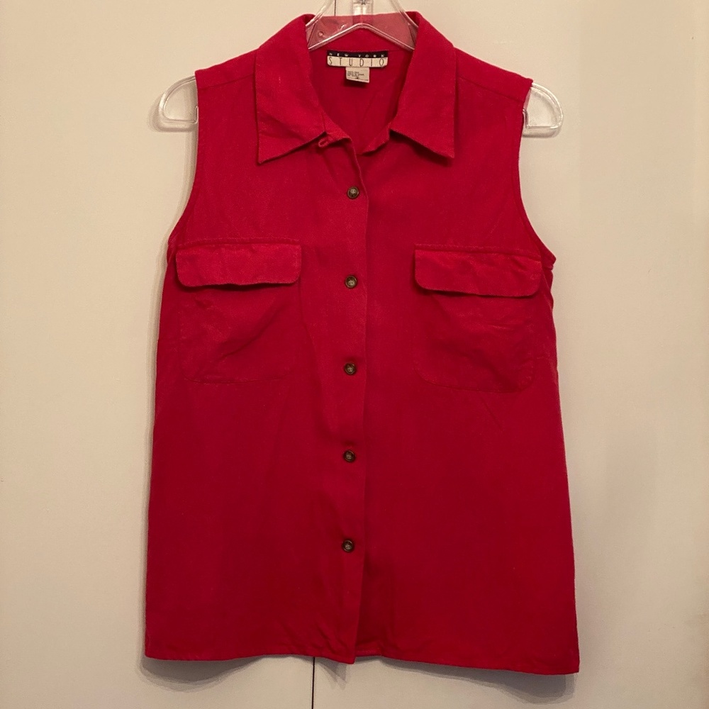 VTG I 1990s I New York Studio I Raspberry Sleeveless Silk Button Down Top
